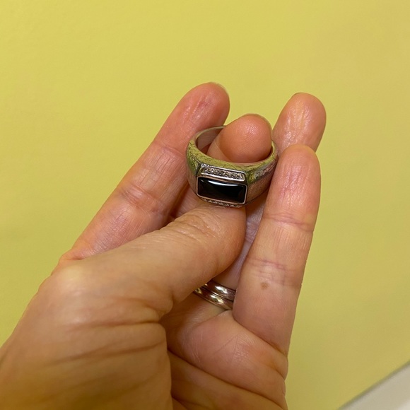 Ring - Picture 3 of 5